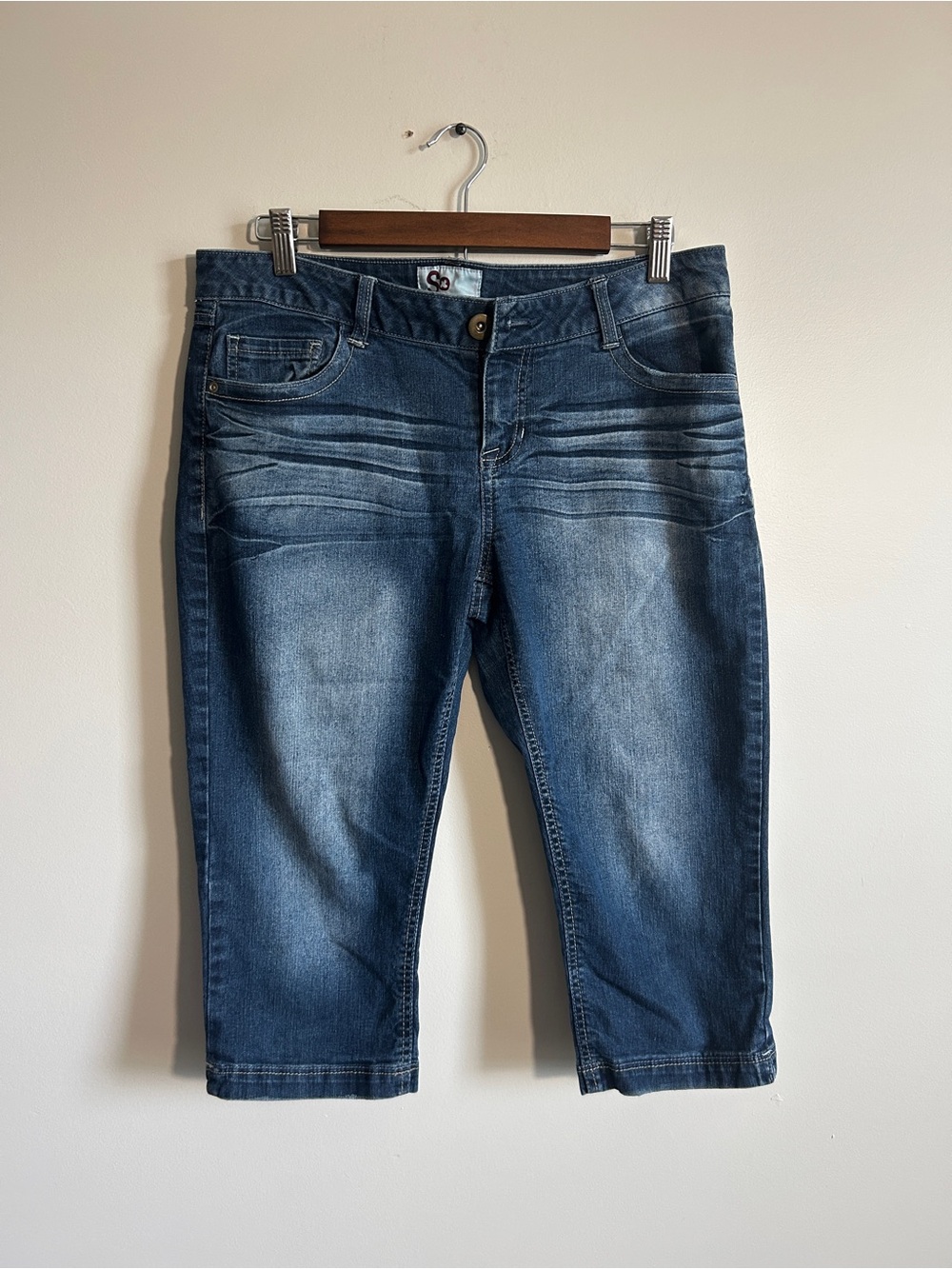 SO Women's Blue Cropped Slim Denim Capris